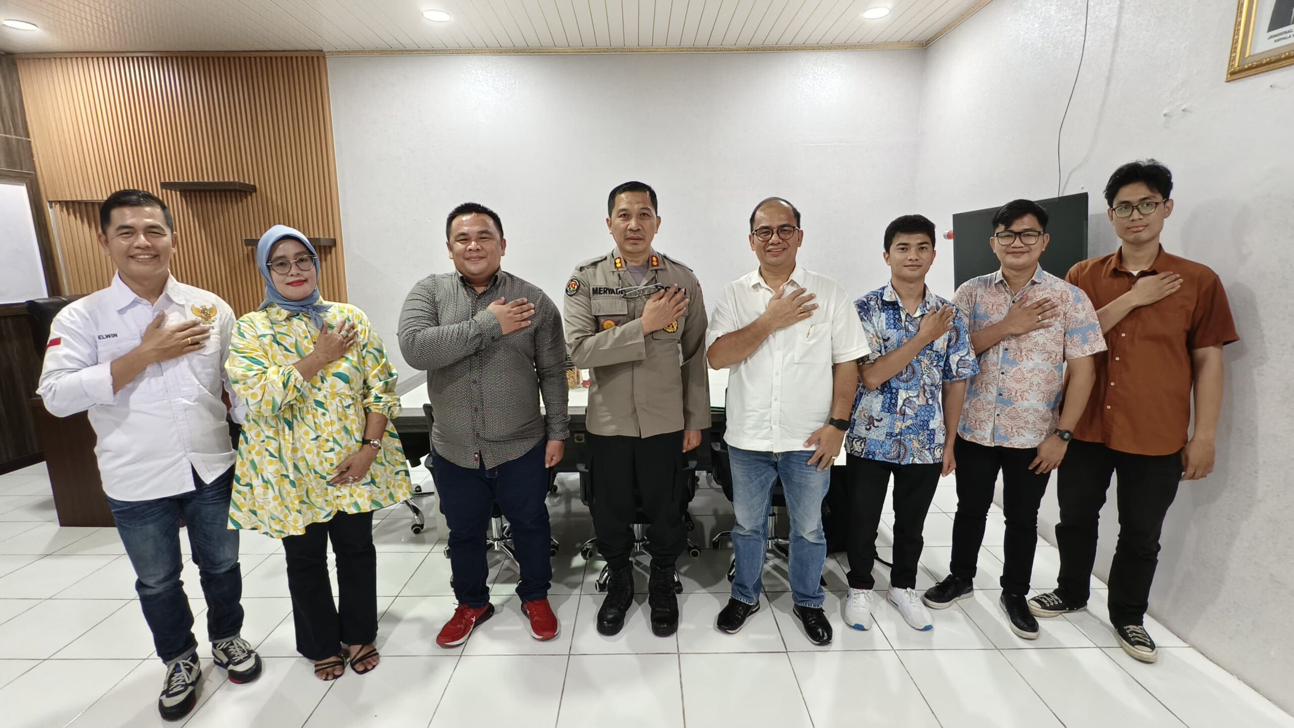Kasubdit Penmas Bidhumas Polda Banten, AKBP Meryadi Bersama Pemimpin Umum dan Pemimpin Perusahaan Media banten.zonanasional.id