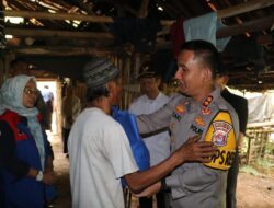 Bakti Sosial Kapolres Lebak Polda Banten di Kp.Sadang Ds.Sukadaya Kec.Cikulur Kab.Lebak